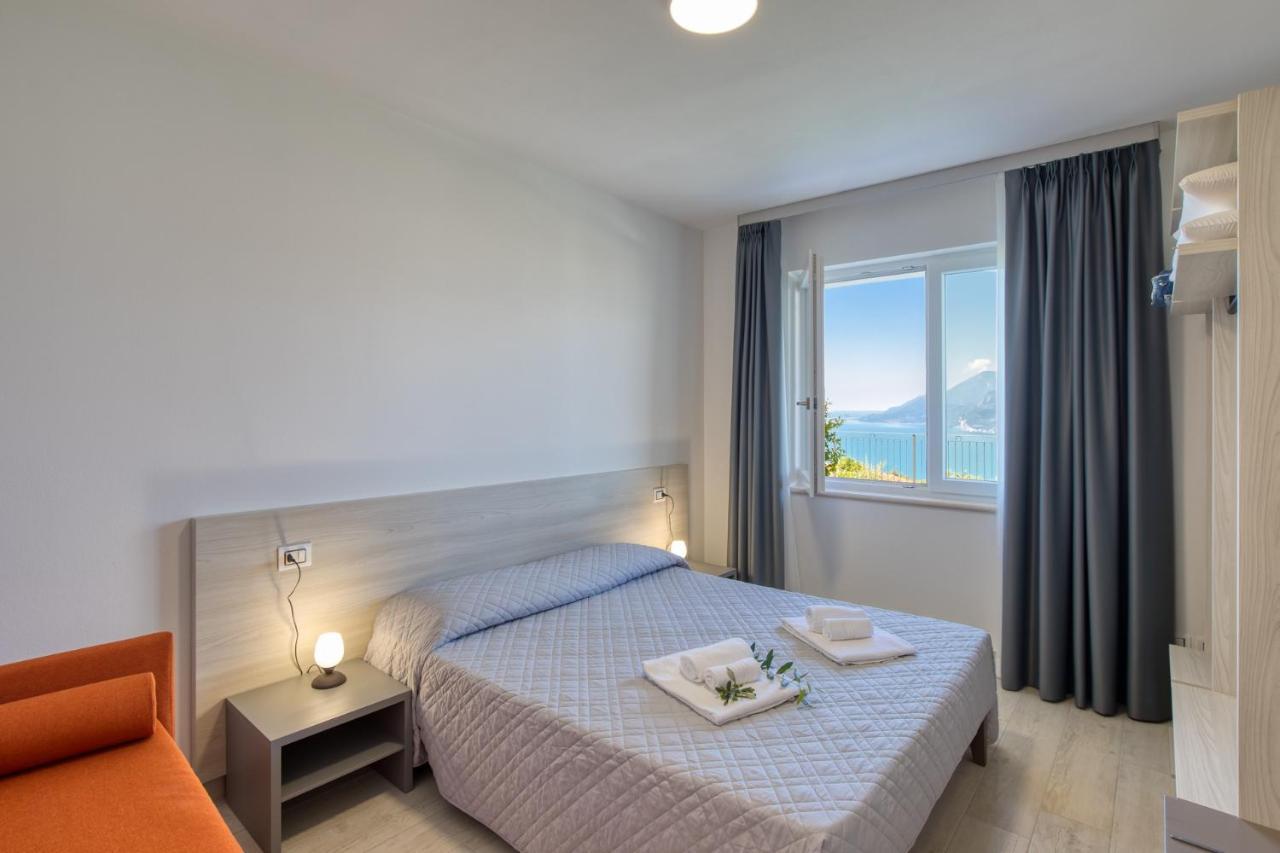 Pinini Country Apartments Malcesine Exteriör bild